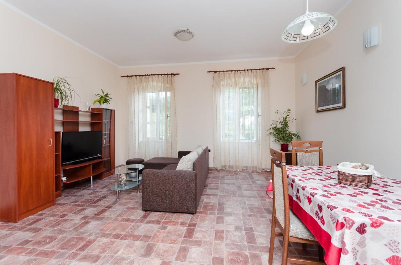 Apartment Aleksandra 里耶卡 外观 照片